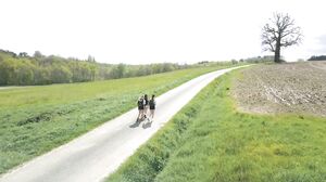 Les Randonneuses, Hikers (33Films) 2024 WEB-DL