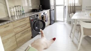 Ricci Star - Hot Milf Called the master to fix the washing machine and seduced him