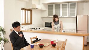 DLDSS-344 A Bad Wife Who Begged For Forbidden Pleasure That Is Different From A Big Dick Mania Wife Short Husband Who Invites Chin Convex Suzume Mino