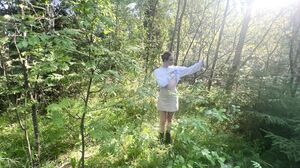 AliceFlore - I met a model in the forest and put my dick in her mouth