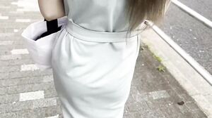 She is a talented careerist with a beautiful appearance and excellent style. Behind the scenes, she is a serious bitch who repeatedly meets secretly with her uncle and receives allowance.