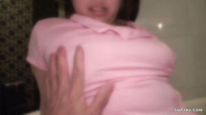 18 years old! A young wife in a sexy nurse’s outfit is so attractive that her heart can’t stop pounding!