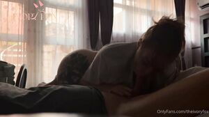 TheIvoryFox - Hotel Room Fuck Session