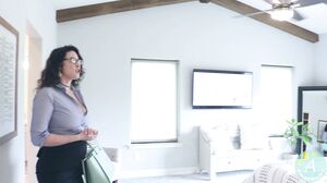 Amandarox - Realtor Uses Her Body To Make A Sale