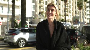 For her first threesome, Anouk, 30, opts for double penetration!