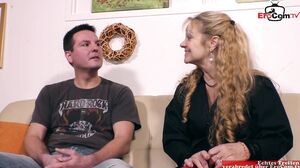 EroCom - Fat housewife fucks a turnip during kinky sex