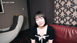 A girl who admires beautiful adults but unfortunately is a girl of a certain age. *Uncensored・Creampie.