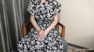 A super famous dancer with 100,000 followers. Pantyhose steamed on a beautiful white naked body is a must-see. No masturbation abstinence in front of a beautiful woman is meaningless. 3 ejaculations with full desire.