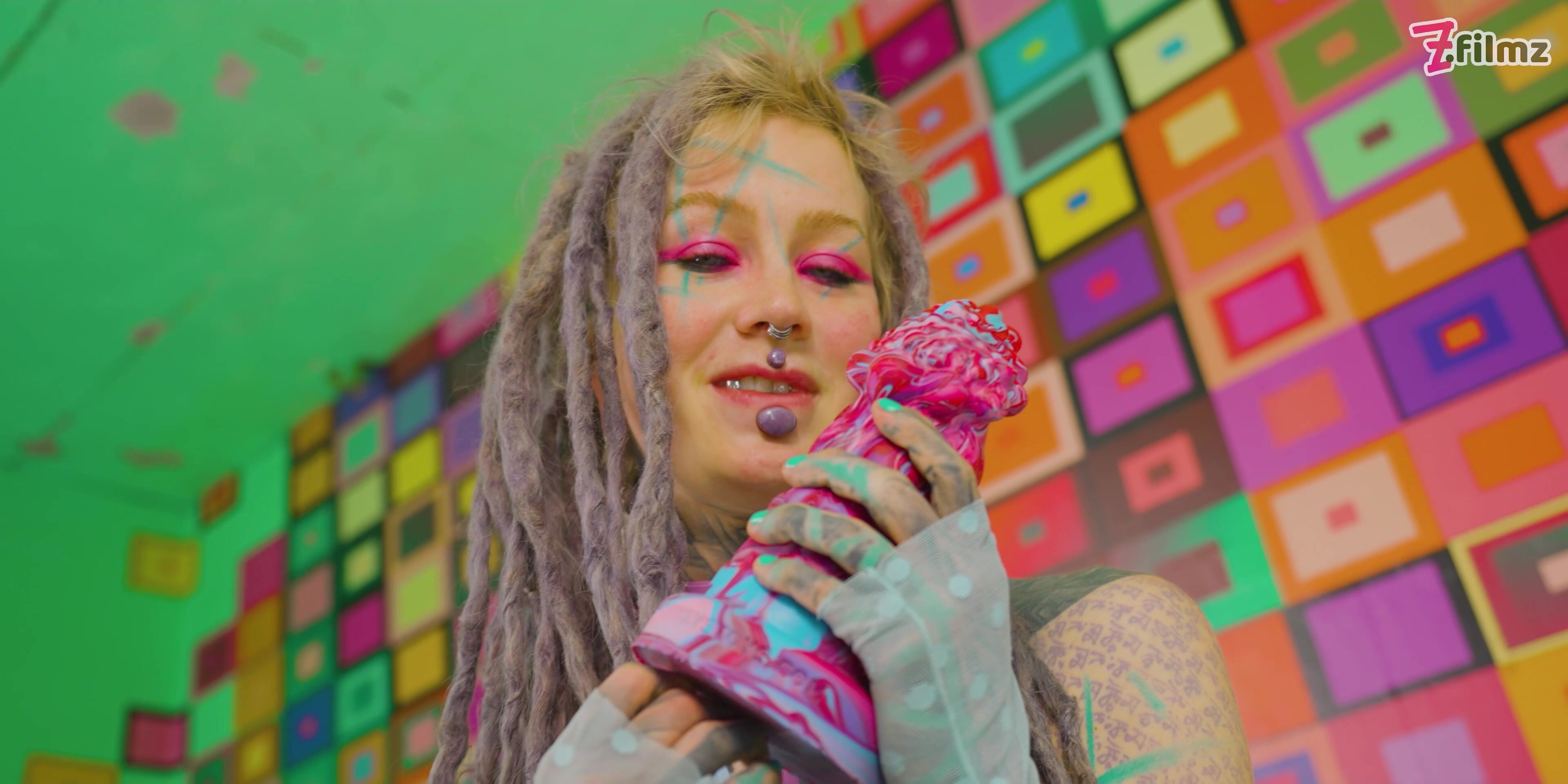 Z-Filmz - Anuskatzz Giant Dildo