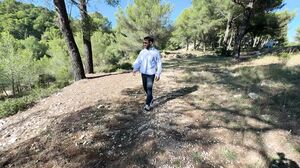 Alysieuse - Finds Comfort In The Forest in HD