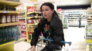 CzechAmateurs e032: one pissy couple