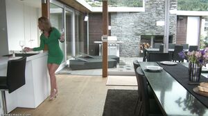 Sheena Shaw - Inthecrack E688