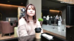 Runa (19 \) earning school fees “Please fuck me…” It’s already too late and she does what the adults want her to do and gets pussy-fucked and dug into her pussy and even gets Nakadashi…