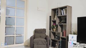 Han Yan Loses Her Virginity With A Tattooed Friend