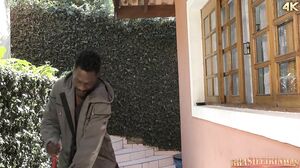 Carol Fenix usou um plug anal e liberou o cu para o Ygor