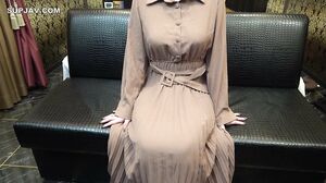 Despite her cute smile, her pussy is very tight. I had a hardcore sex at a love hotel for the first time.