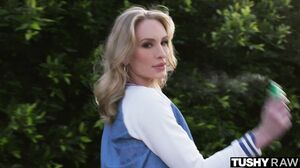 TUSHYRAW Blonde Baddie Daisy Stone Bounces Her Little Ass On His Hard Cock