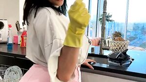 Mona Azar - Doing the dishes hehe maybe I’ll do Them without panties