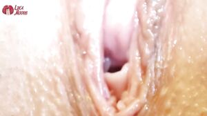Lina Moore - Extreme Pussy Close Up. Vaginal Dilator