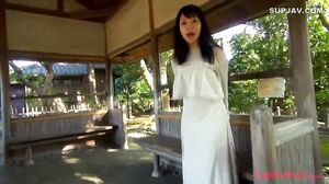 "...I've always wanted to be filmed...♡ I want lots of people to see it...♡" I ejaculated three times into the vagina of this beautiful married woman who couldn't contain her overflowing sexual desire.