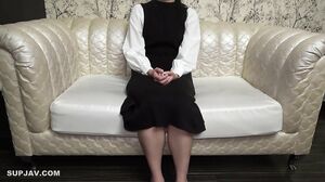 A tall, fair-skinned, slender, toned body trained through futsal. Inside, this cool beauty is a blushing, lustful girl who is crazy about her second cock in her life.