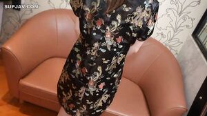 A half-Japanese beauty in a Chinese dress has sex with a huge amount of cum. Even if she says "I've already come!!", she still gets pregnant with a hard thrust.