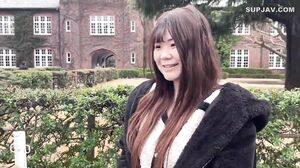 H-cup Hina-chan, a student at a foreign language school. She is embarrassed to be seen naked, so we give her a sticky physical examination. We grab her fair, jiggling big breasts and cum inside her twice.