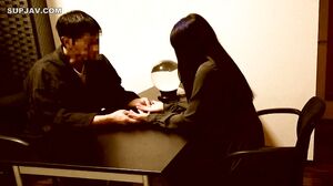 *New releases are half price until 2/24! If you see her on the street, you'll do a double take! She's a beautiful 24-year-old office lady! Her black hair is beautiful, and her mature expression and innocent smile are sinful!