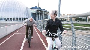 Alice Klay, anal debut