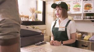 DLDSS-391 A video of an affair involving a busty married woman who started working at a famous burger restaurant and a flirty college student working part-time there has been flowers.