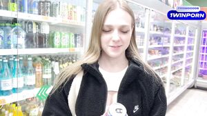 Arisha Mills - Russian Beauty Gave herself for an Energy Drink