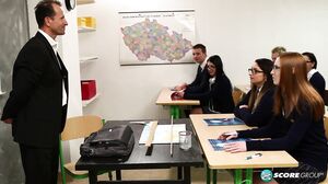 Linda Sweet - Squirting Exhibitionist in HD