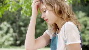 Clarice - The Summer Garden in 4K