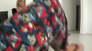 LolyAmateur - Stepmom Stuck Hand Ween Cleaning and Son use this Advantage to Fuck