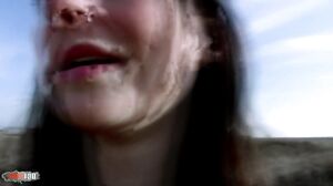 Pauline Cooper - Bonne baise sur une plage publique