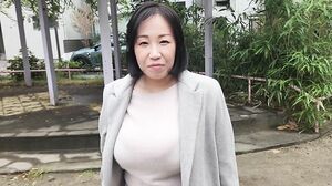MAQQ-002 The insurance salesperson is a sexless single mother, and her huge K-cup breasts are visible even through her clothes, proving her sexual frustration. She makes a shocking debut! Satsuki-san (38 years old)