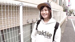 SIM-060 This Boyish College Girl Who Has Her Guard Up And Doesn't Seem To Have Any Interest In Romance Is Getting Pumped With A Big Dick And Now She's Sobbing In Ecstasy!