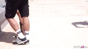 Natural Latina Girl Linda Pickup And Fuck At Real Street Casting