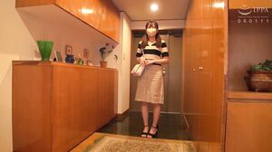 OLM-186E A dirty girl who gets wet even when molested has a sticky sex session with a perverted old man and is made to cum over and over again in a very satisfying fuck! Kanna Shiraishi