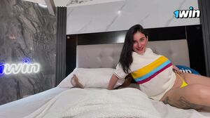 Jenifer Play - Por Fin Se Queda En Mi Cama Mi Cuñada Y Me La Follo Bien Rico Jenifer Play Xxx
