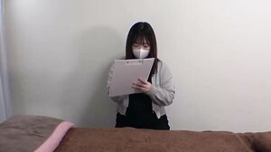 A Very Beautiful And Voluptuous Woman Who Looks Like An Office Lady Came To The Store. She Seemed To Really Like The Oil Massage On Her Groin Area!