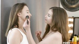 Bella Grey & Kylie Green Threesome 4K