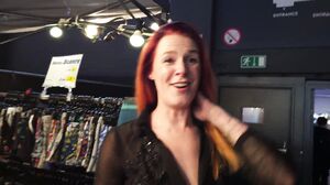 MeidenVanHolland – Cheffie Opgepikt Op De Sexbeurs