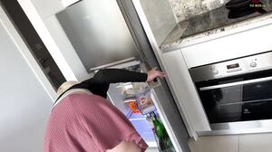 Ally03 - Neuer Nachbar - Ich sauge seinen Schwanz leer