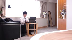 IPZZ-447 <Quick sex before check-out> I ended up seducing the beautiful married hotel staff member who came to make the bed... Behind closed doors, guests and staff are man and woman... "Apparently, she is sexually frustrated." Honoka Furukawa