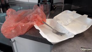 Samantha Sparkle - Dealing With A Messy Girl in 4K