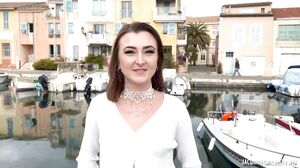 Tracy, 19ans, vendeuse en lingerie