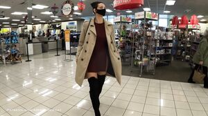 AmWednesday - flashing in a shop