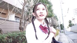 IENF-363 Amateur pickup in Yoyogi: A naive schoolgirl rubs her pussy against an 18cm monster dick, and it turns so dirty from there.