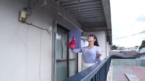 LUCY-014 On a lonely afternoon, a housing complex wife hangs out red underwear on the balcony to signal that her husband is not home.